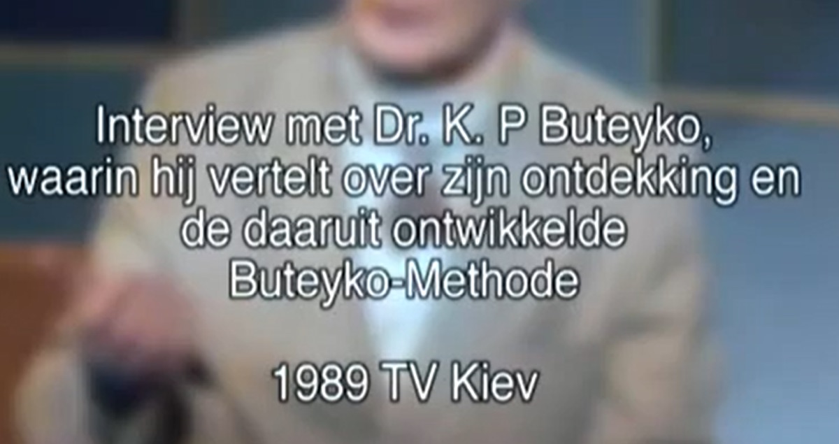 Titelkaart van het interview: ‘Interview met Dr. K. P. Buteyko, waarin hij vertelt over zijn ontdekking en de daaruit ontwikkelde Buteyko-Methode, 1989 TV Kiev’.
